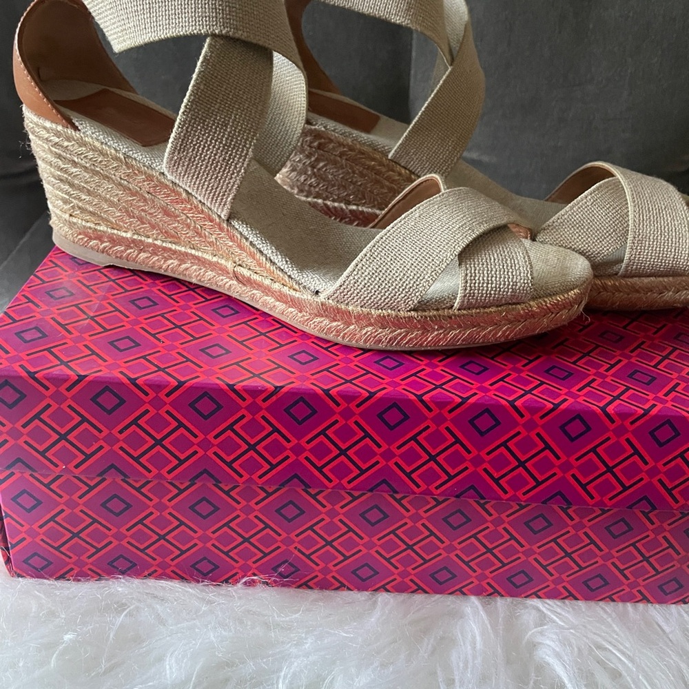 Tory Burch crisscross espadrille wedge - Picture 3 of 6